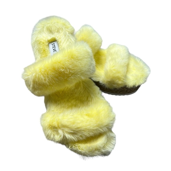 Steve Madden Shoes - Steve Madden Katana Faux Fur Platform Slipper‎ 7M Slip On Yellow